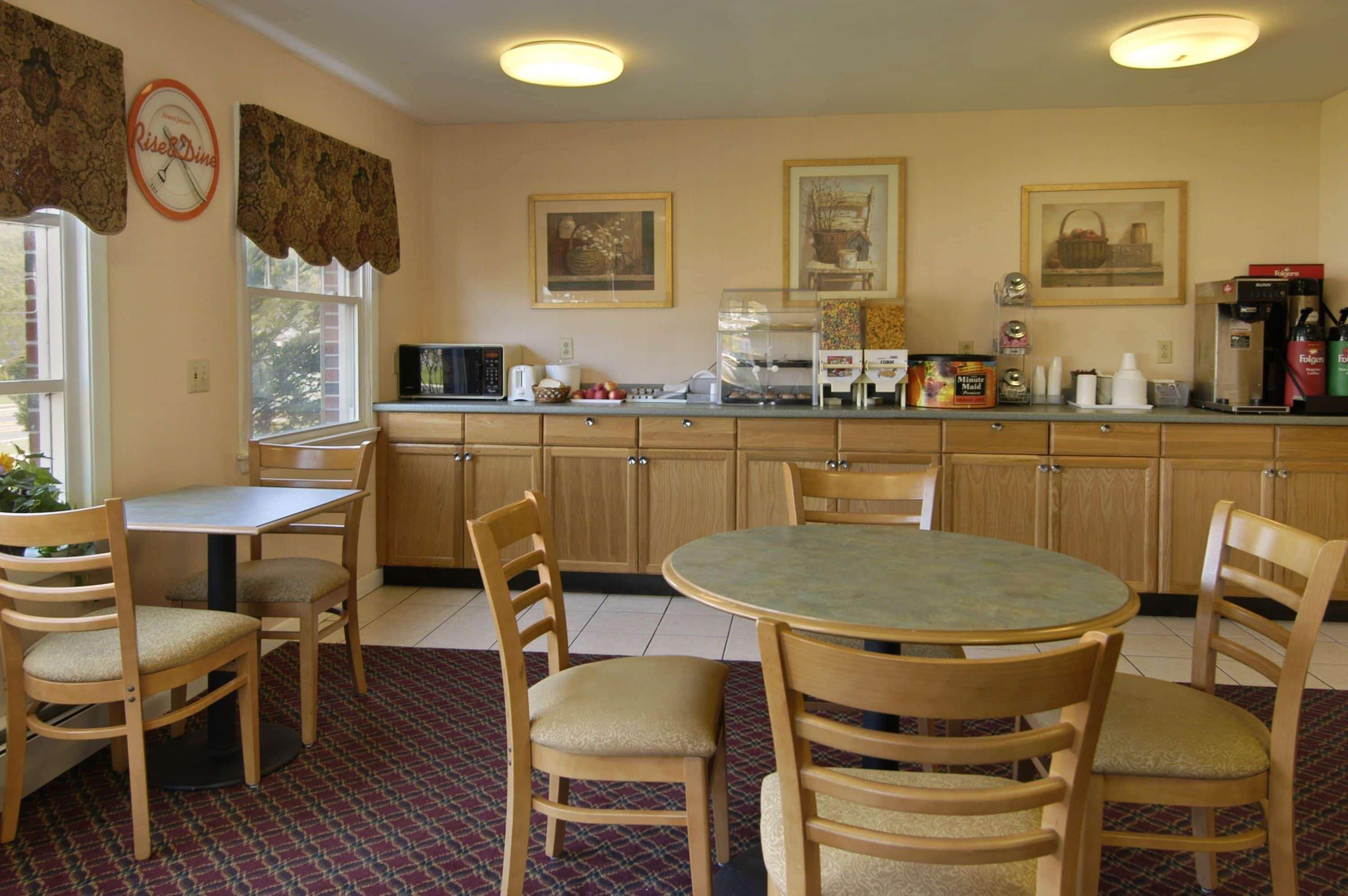 Howard Johnson By Wyndham Williamstown Eksteriør billede