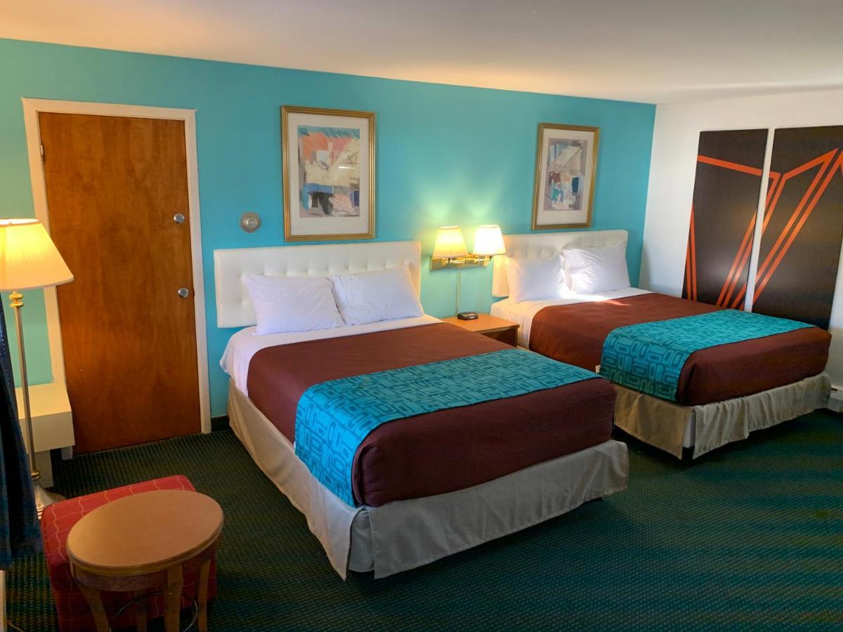Howard Johnson By Wyndham Williamstown Eksteriør billede